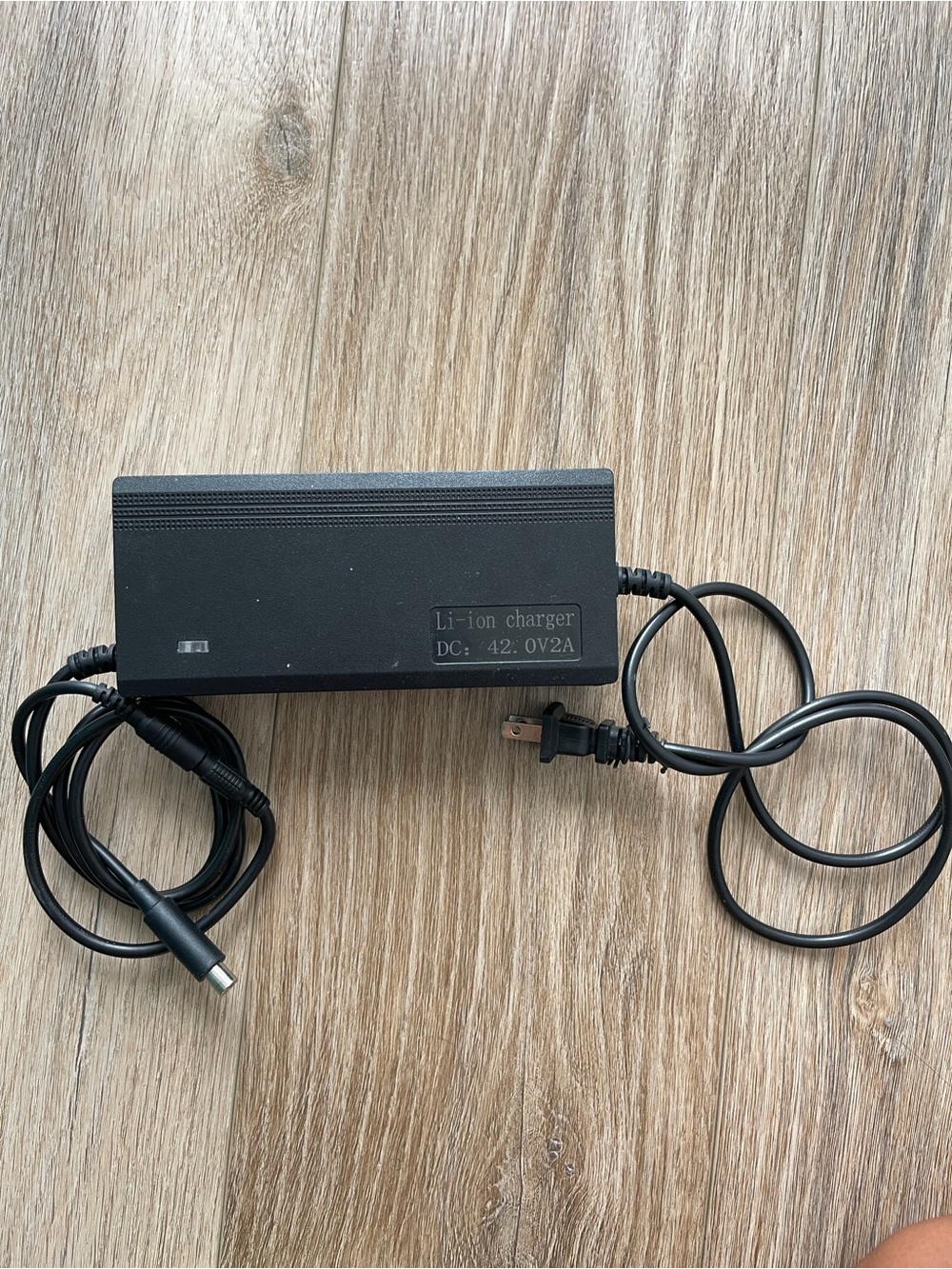 42V 2A Li-ion charger for electric scooters or bicycles